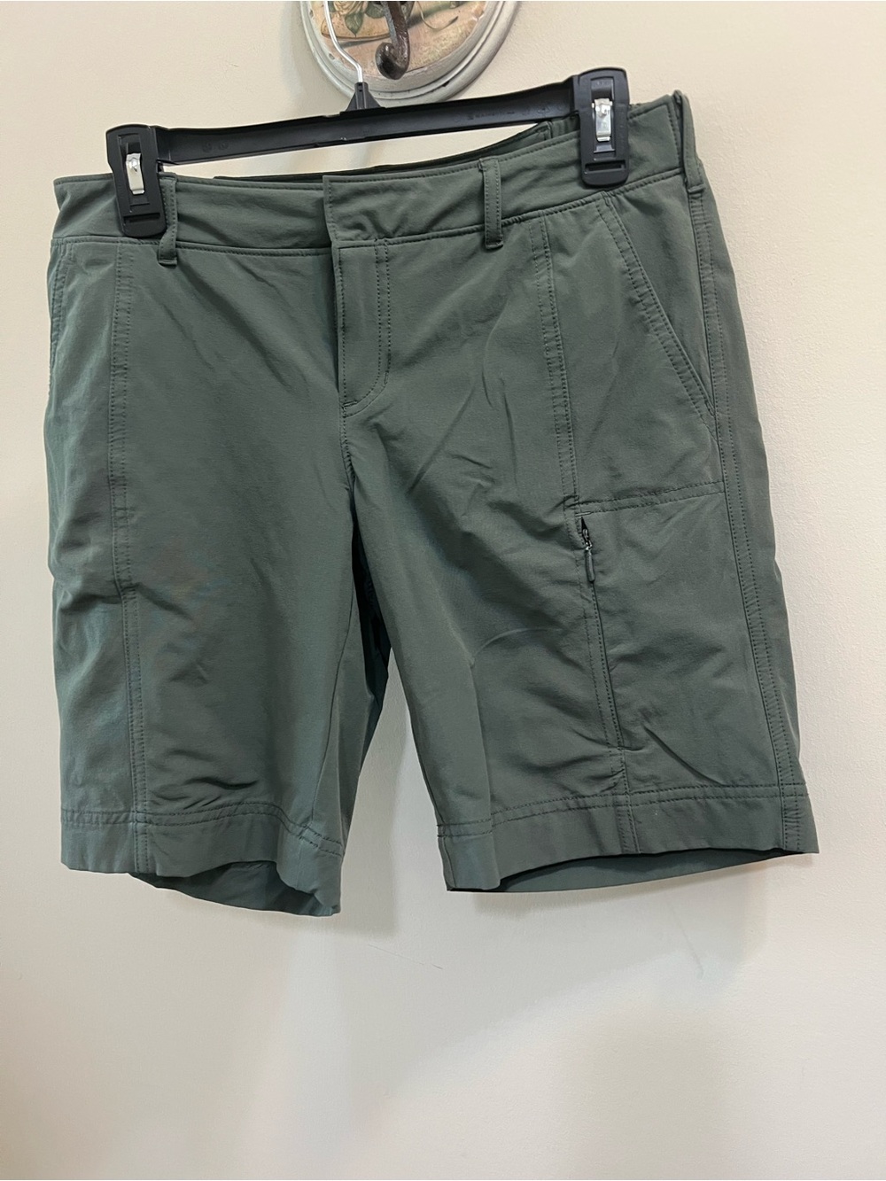 Men's Olive Green Athletic Lightweight Training Shorts Waist 16” Small